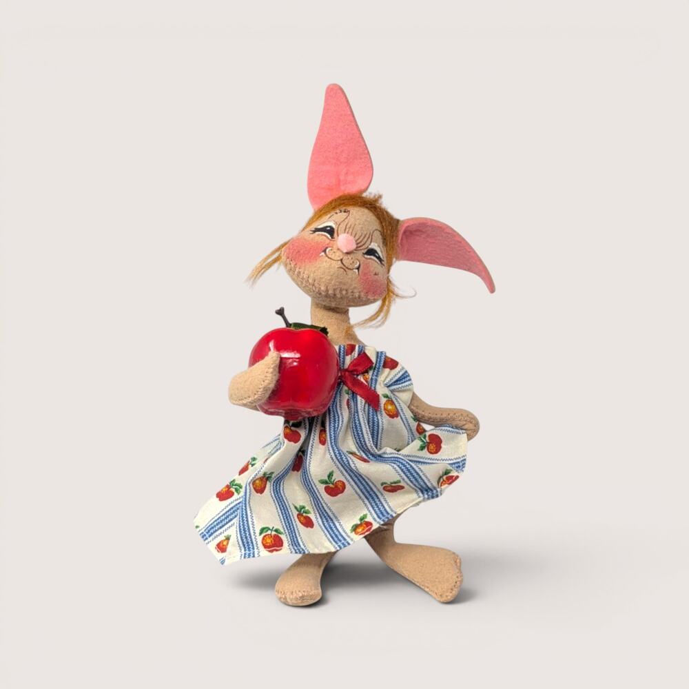 1995 Annalee Felt Fabric Country Girl Bunny Figurine